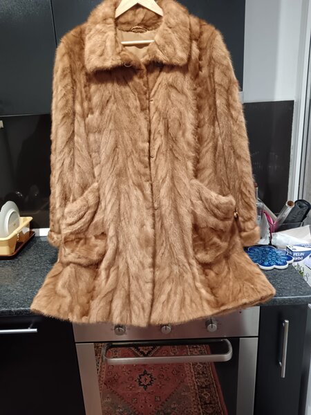 Haina din blana de vulpe